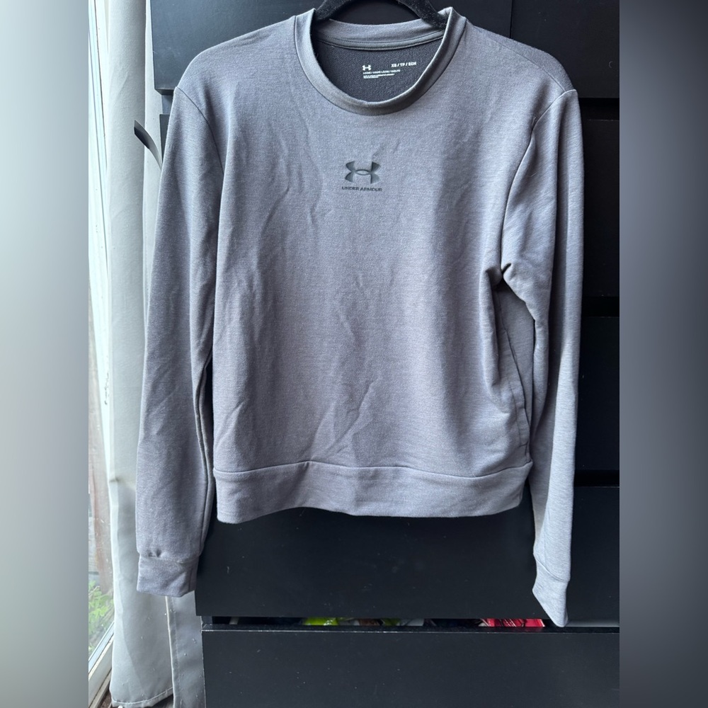 Under Armour Gray Athletic Pullover Crewneck Sweatshirt